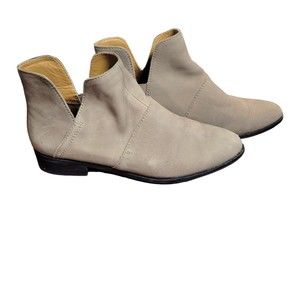 Lucky Brand Women's Paramo Boot Size 8.5 Taupe Tan Nubuck Leather Pull On Bootie